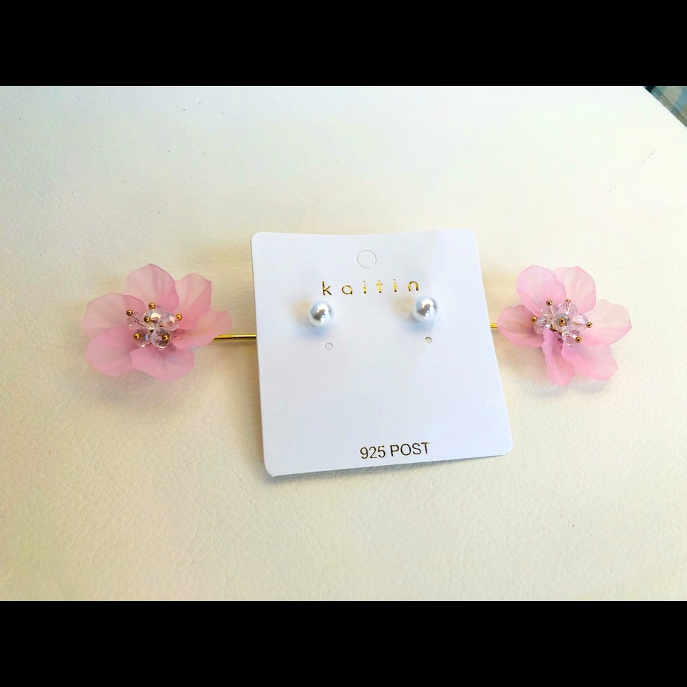 Kaitin pink flower and pearl earrings, 925 post